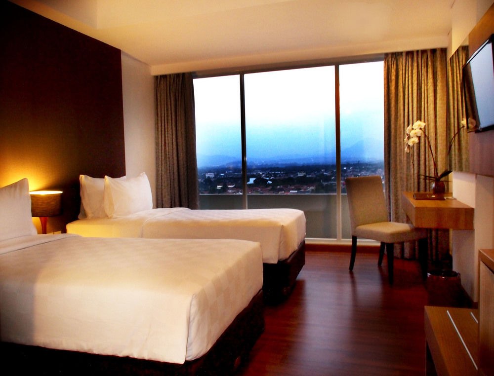 Arch Hotel photo 3