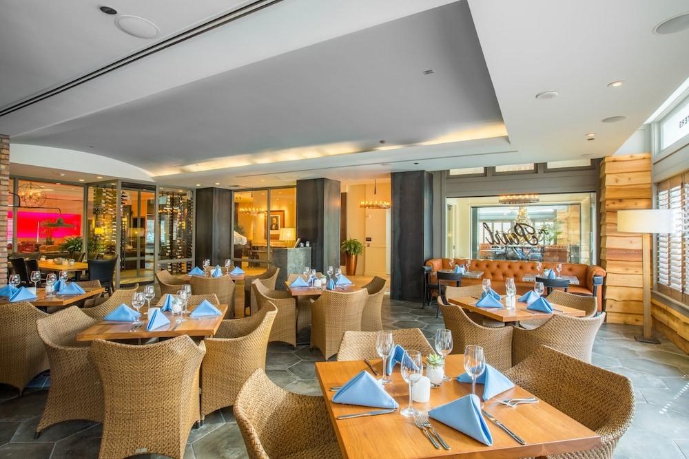 The Sam Houston, Curio Collection by Hilton photo 2