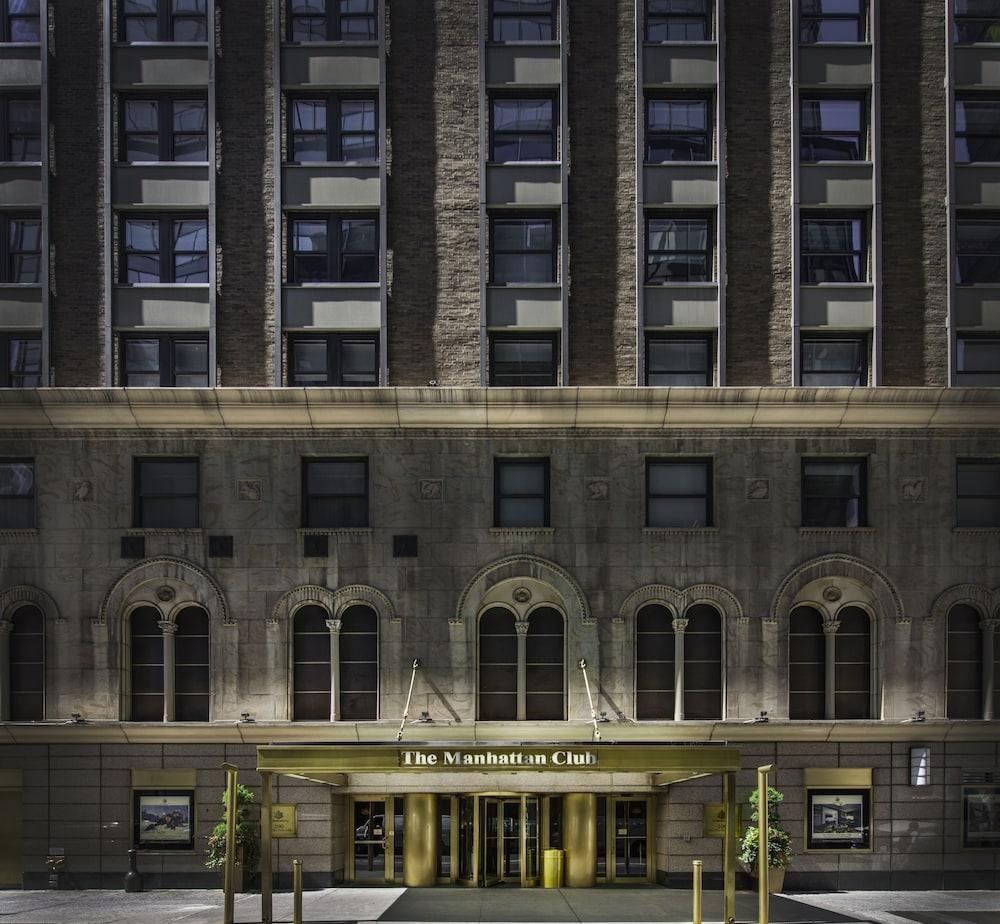MANHATTAN CLUB photo 2