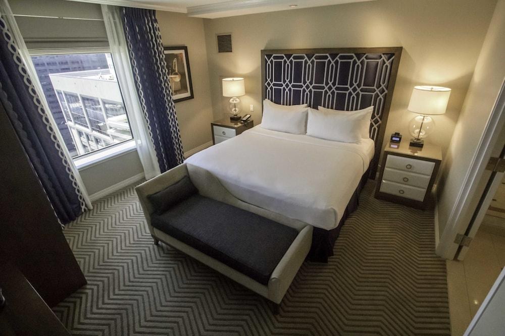 HARRAHS NEW ORLEANS CASINO & HOTEL photo 2