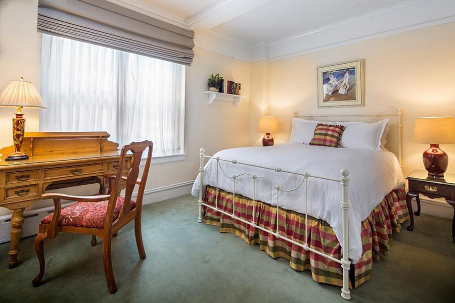 ROGER SMITH HOTEL photo 2