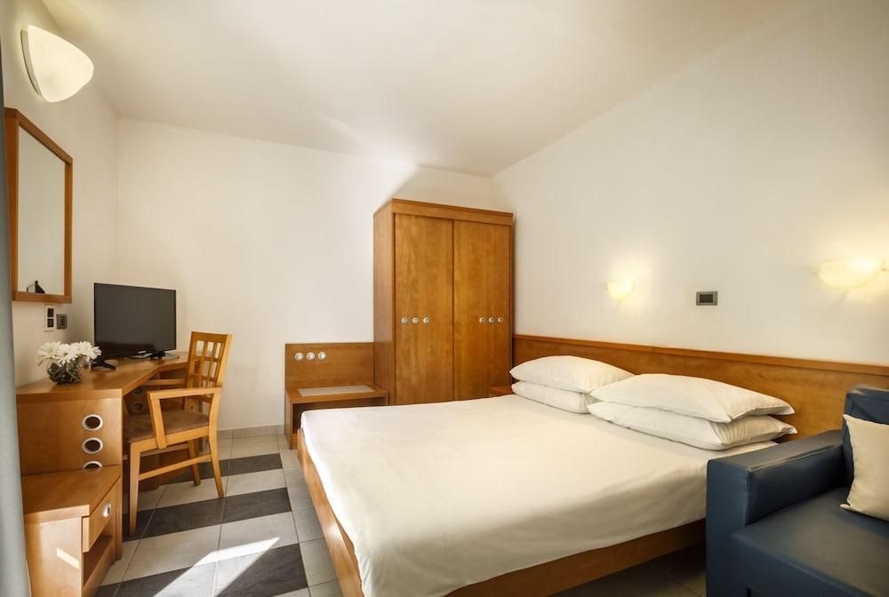 RESORT AMARIN photo 2