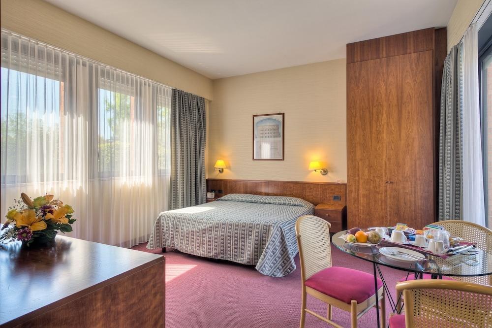 PETRA HOTEL photo 2
