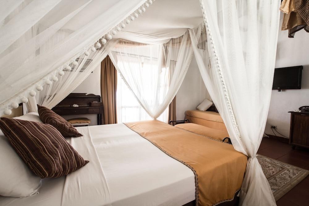 HOTEL KARAFUU BEACH RESORT photo 4