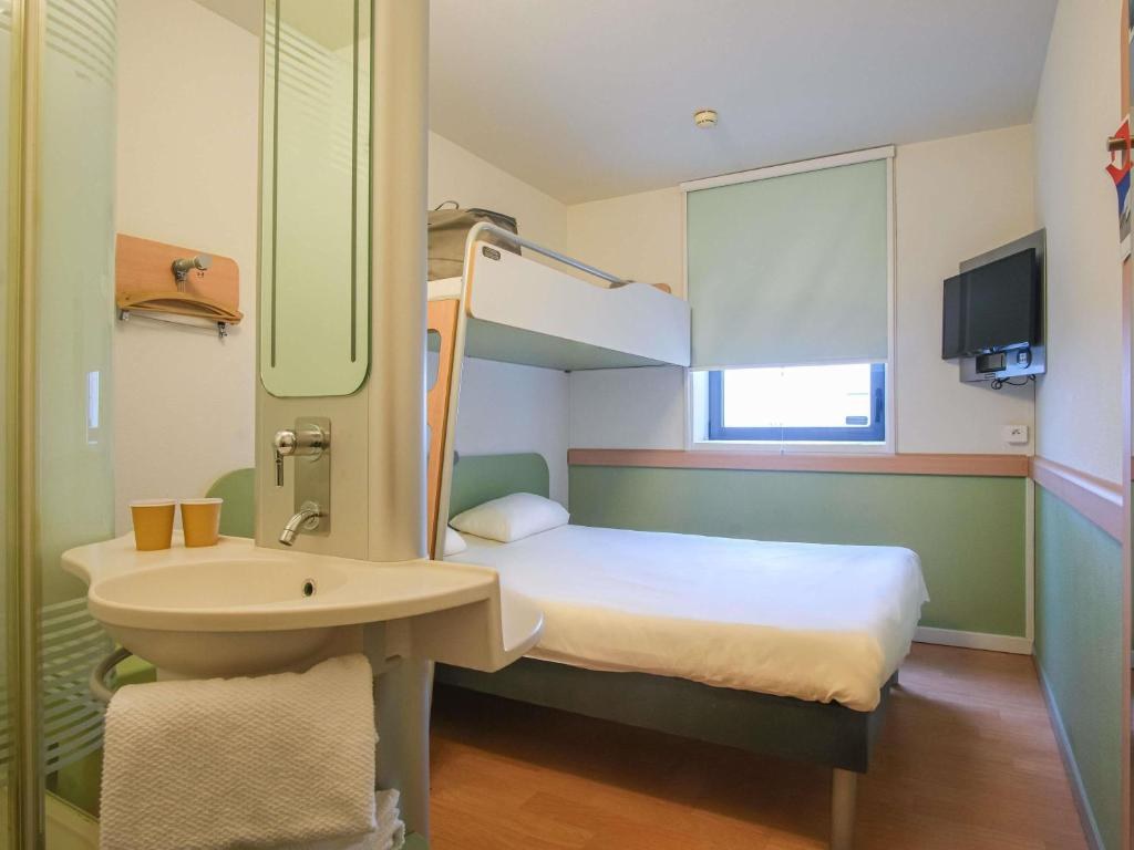 IBIS BUDGET TOULOUSE AEROPORT photo 1