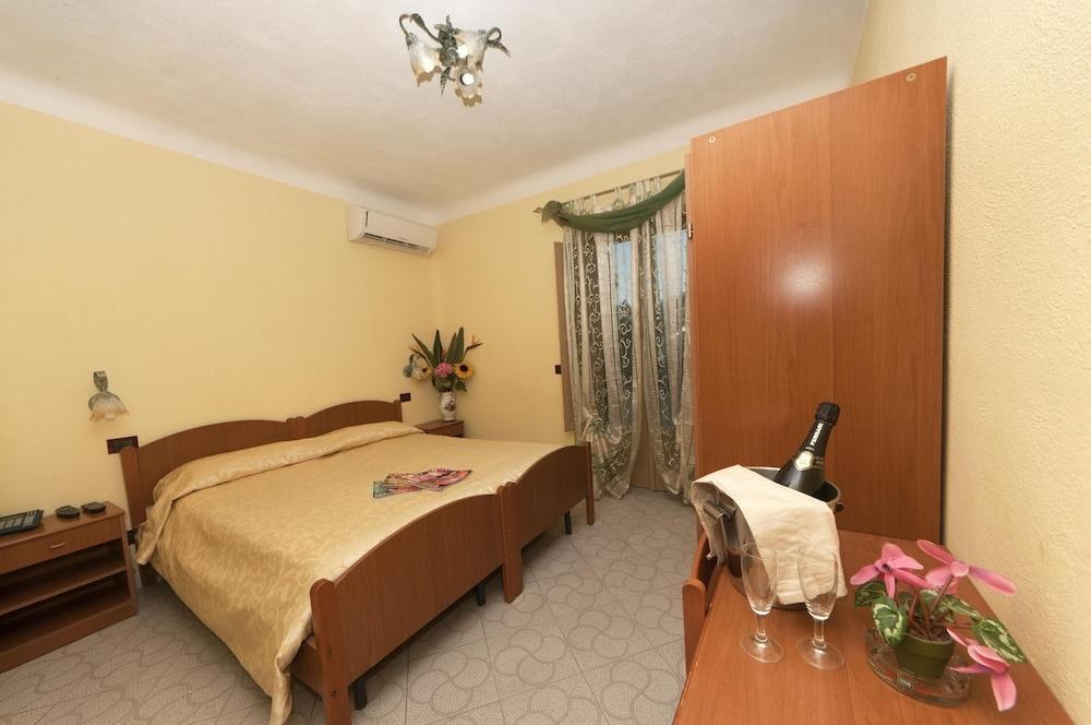 HOTEL VILLA FRANCA photo 3
