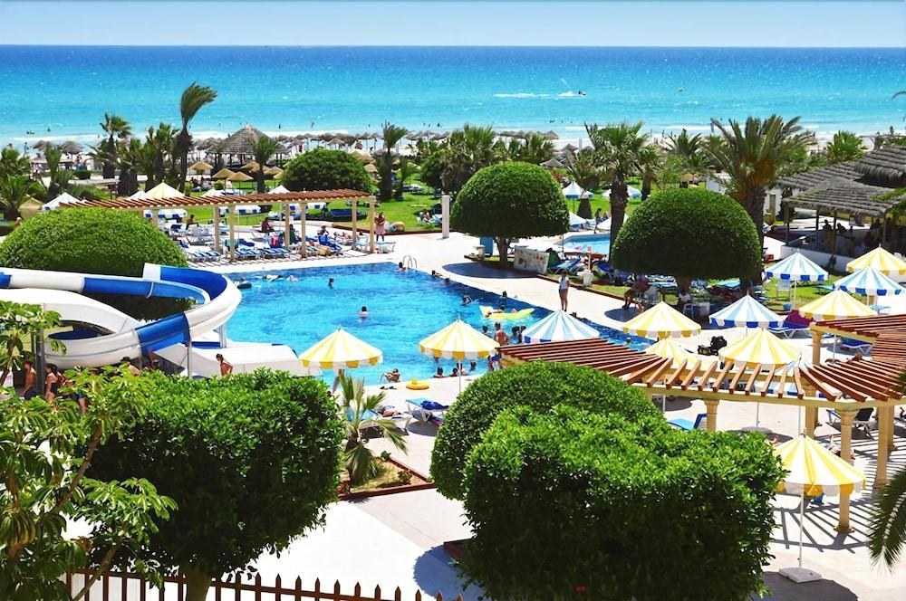 THAPSUS BEACH RESORT photo 4