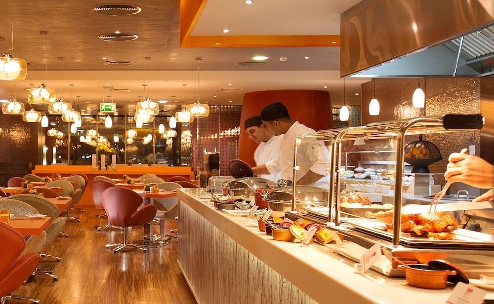 PULLMAN DUBAI JUMEIRAH LAKE TOWERS HOTEL photo 3