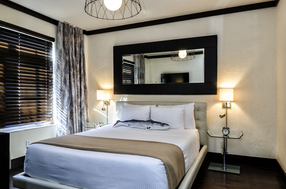 LINCOLN ARMS SUITES