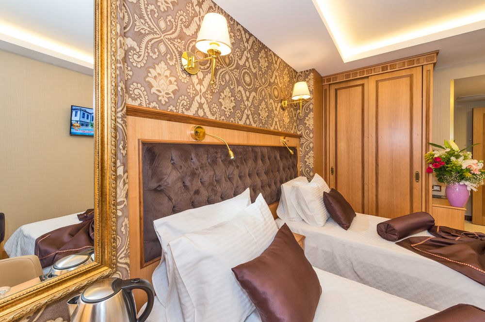 APRILIS GOLD HOTEL