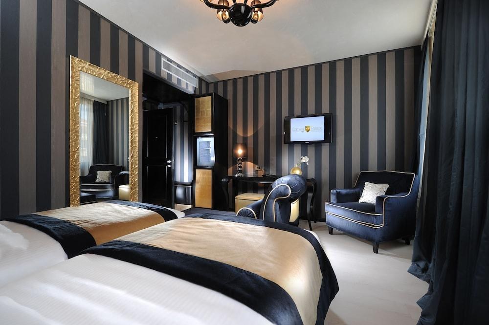 Carnival Palace Hotel photo 2