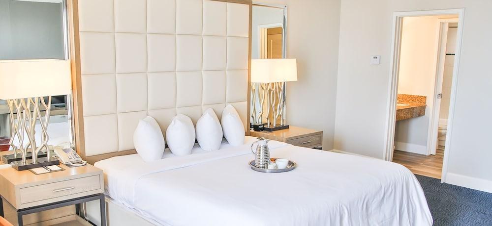 Bahia Mar Fort Lauderdale Beach - a DoubleTree by Hilton photo 2