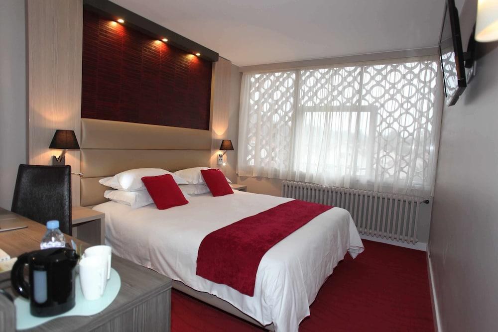 Hotel The Originals Grenoble Meylan Les Trois Roses photo 3