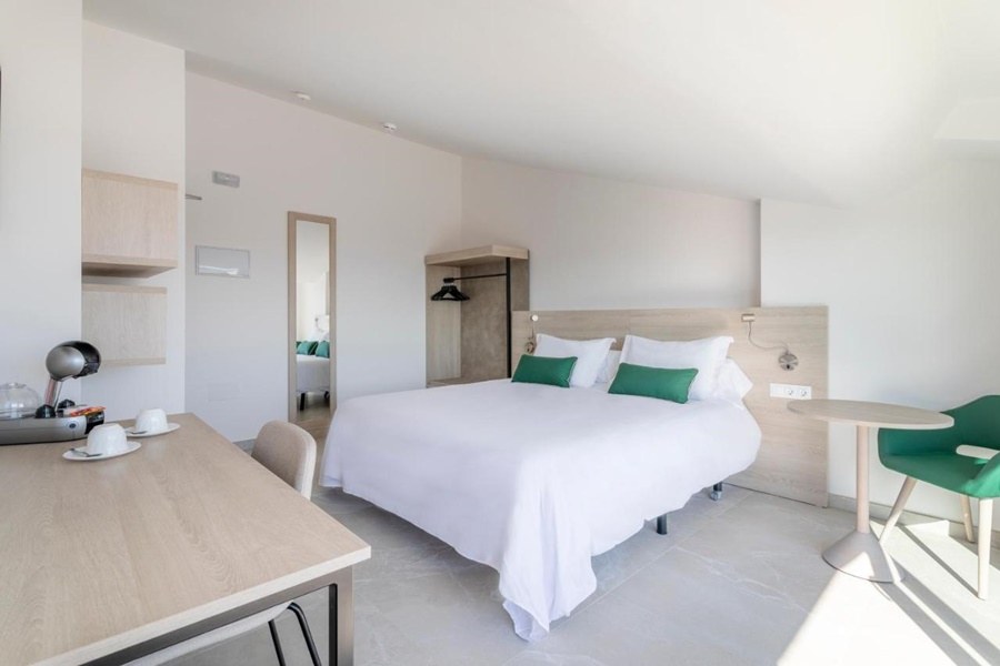 Halley Hotel & Apartments Affiliated by Meliá photo 4