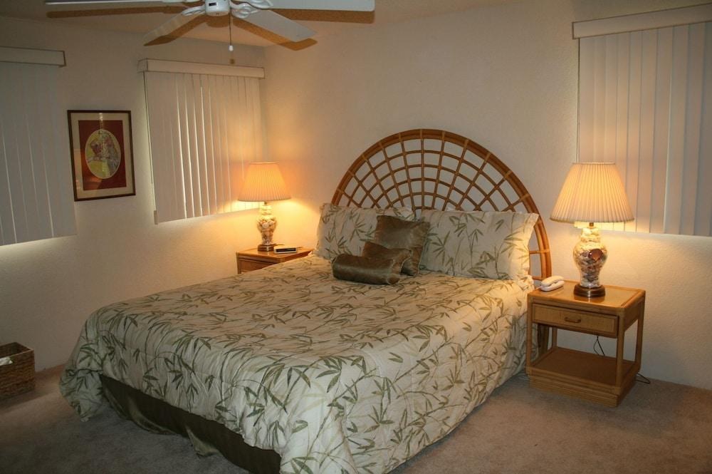 KONA COAST RESORT photo 1
