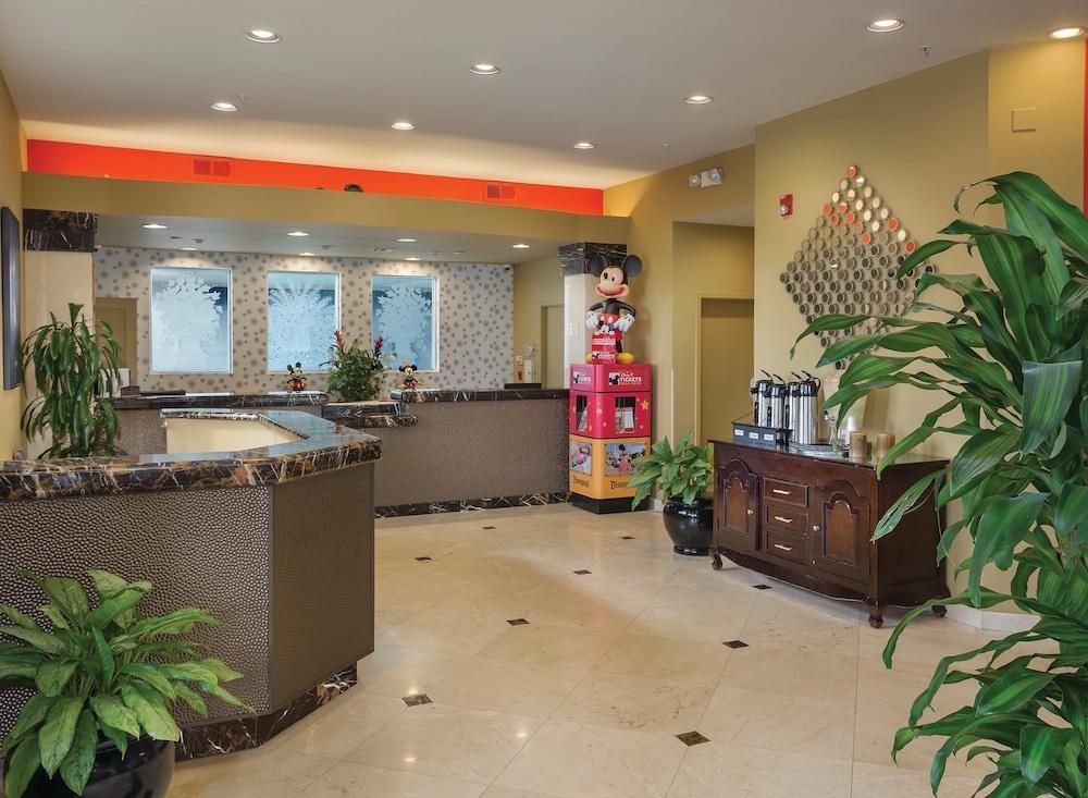 PEACOCK SUITES photo 3