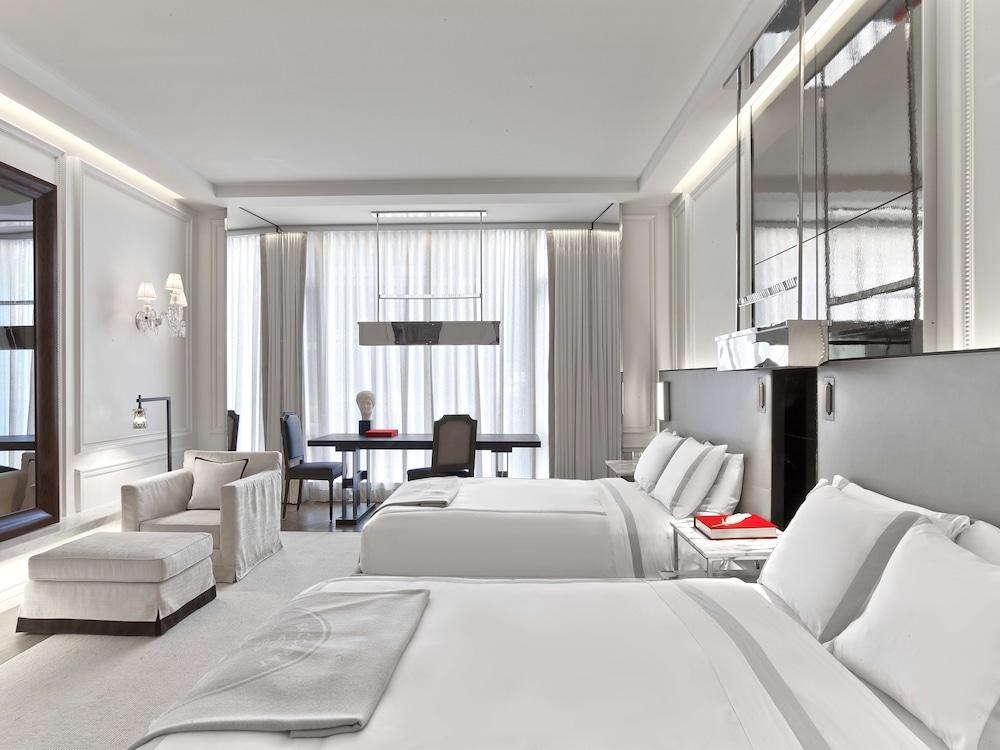 BACCARAT HOTEL AND RESIDENCES NEW YORK photo 2