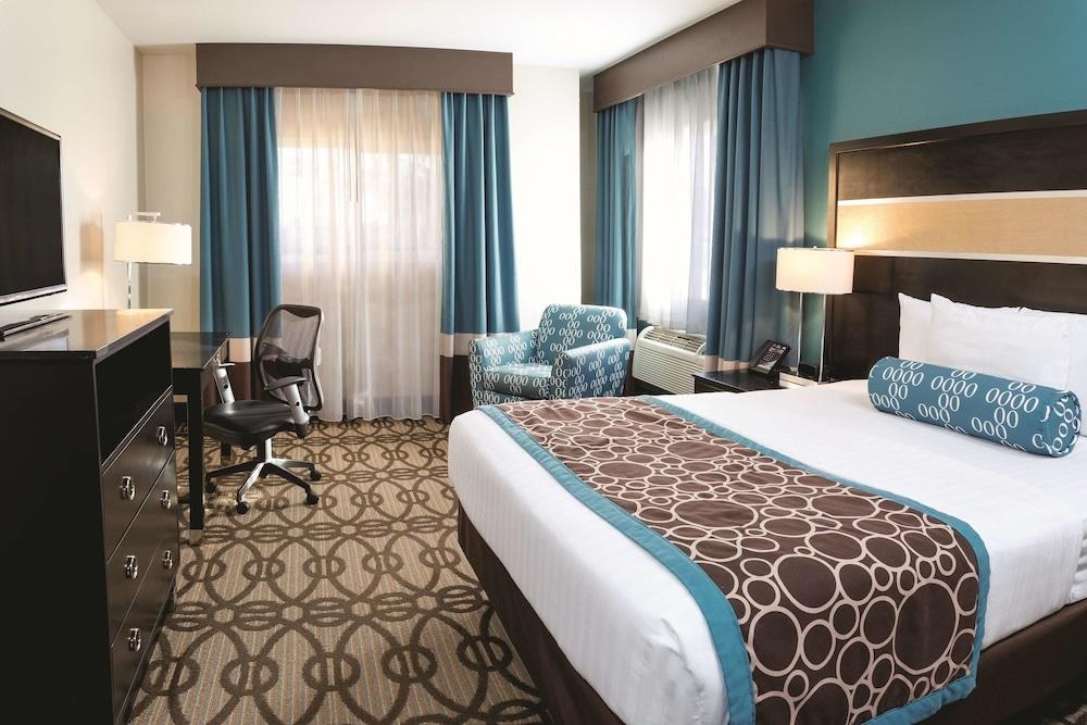 La Quinta Inn & Suites by Wyndham San Diego Mission Bay photo 2