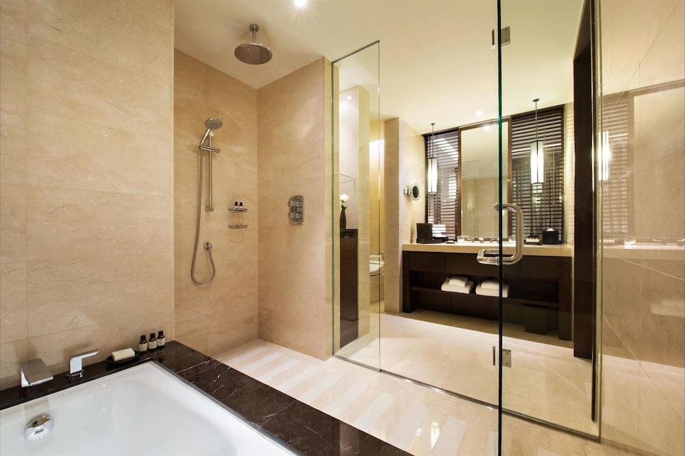 FAIRMONT JAKARTA HOTEL photo 2