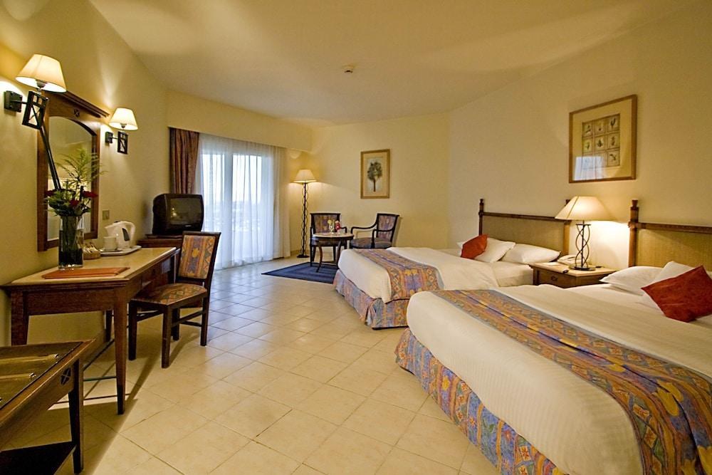 AURORA ORIENTAL RESORT photo 2