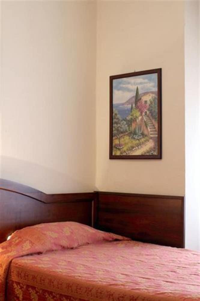 PAVONE photo 4