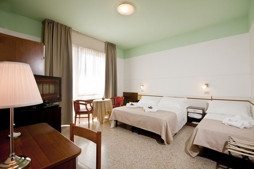 HOTEL LA PERLA photo 1