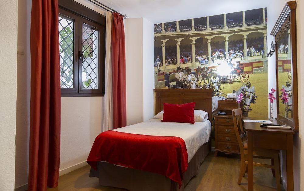 Hotel El Tajo & Spa photo 2