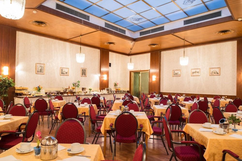 HOTEL MOZART photo 2