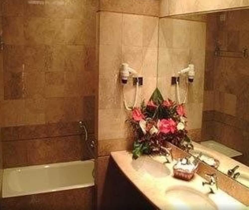 HOTEL ACCADEMIA photo 2