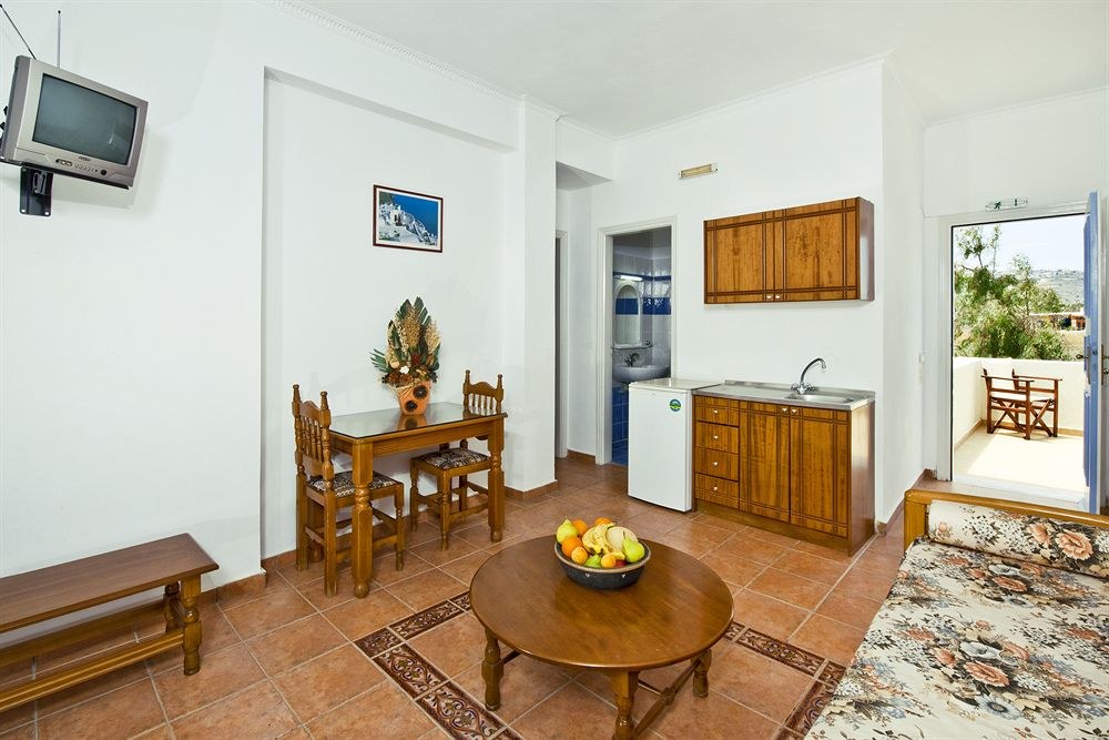 ALEXANDRA HOTEL & APARTMENTS photo 1