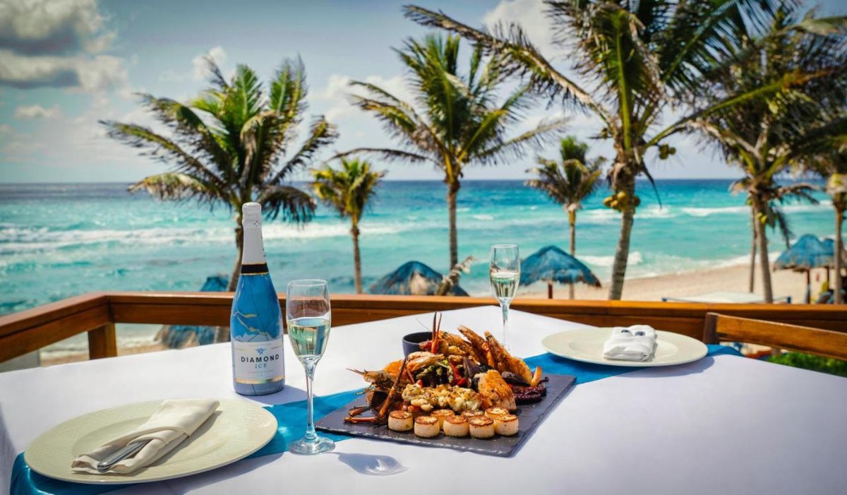 THE PYRAMID CANCUN BY OASIS photo 2