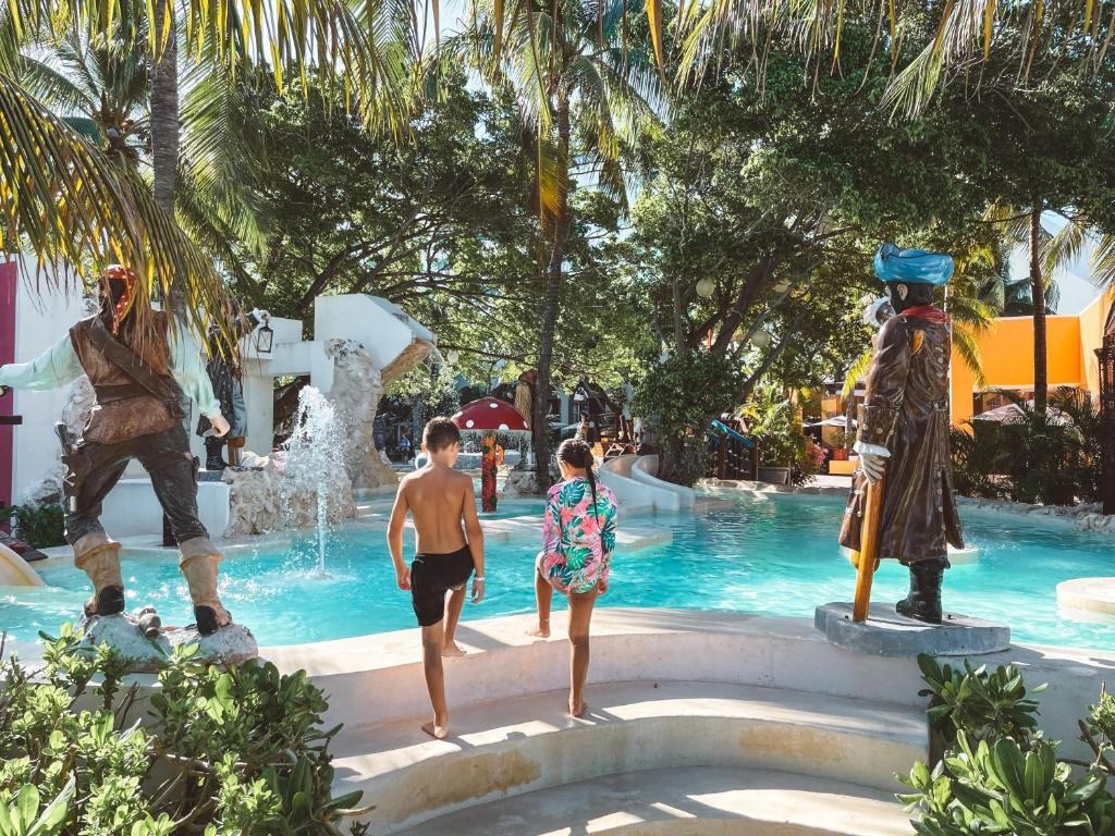 OASIS PALM photo 2