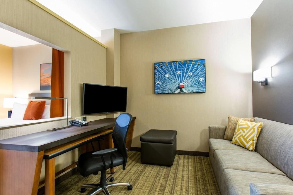 CAMBRIA HOTEL & SUITES PLANO-LEGACY photo 2