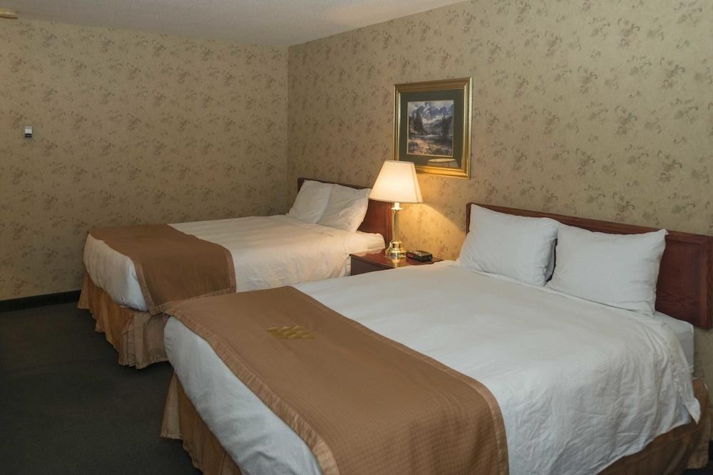 LAKEVIEW INN & SUITES FORT SASKATCHEWAN photo 1