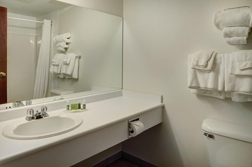LAKEVIEW INN & SUITES FORT SASKATCHEWAN photo 3