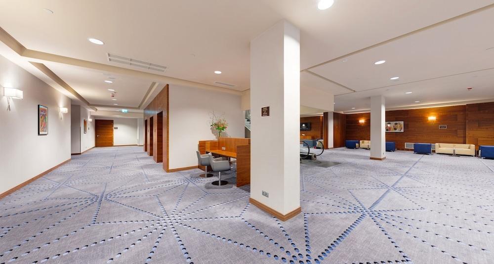 Doubletree By Hilton Htl Convt Ctr photo 2