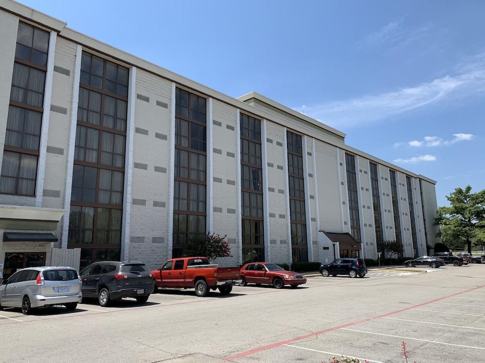 DoubleTree by Hilton Fort Worth South Hotel & Conference Center photo 4