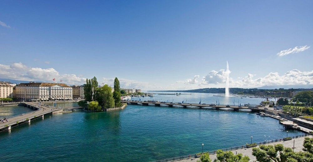 Four Seasons Des Bergues