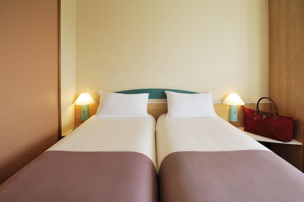 Ibis Charleroi Centre Gare photo 3