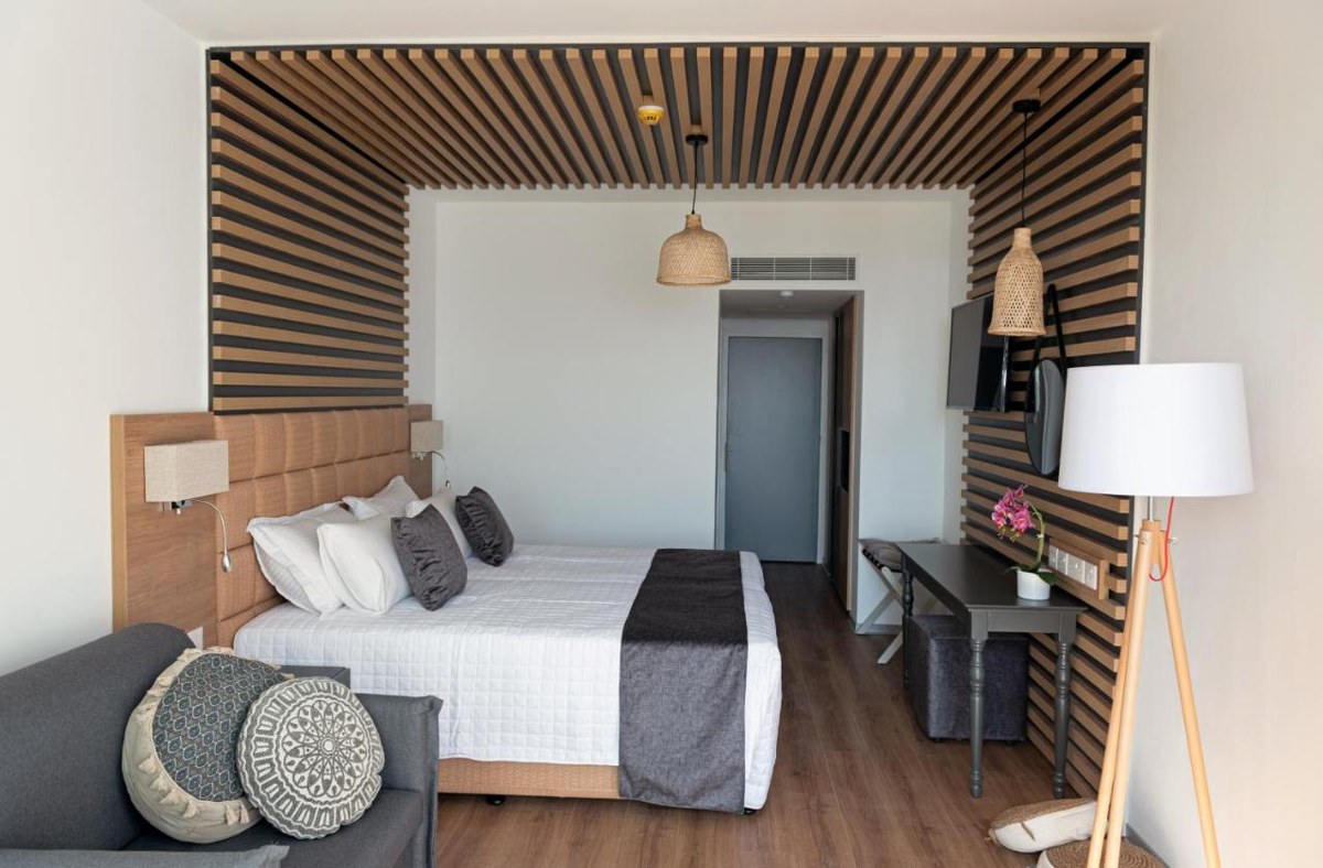 PIERE ANNE BEACH HOTEL photo 1