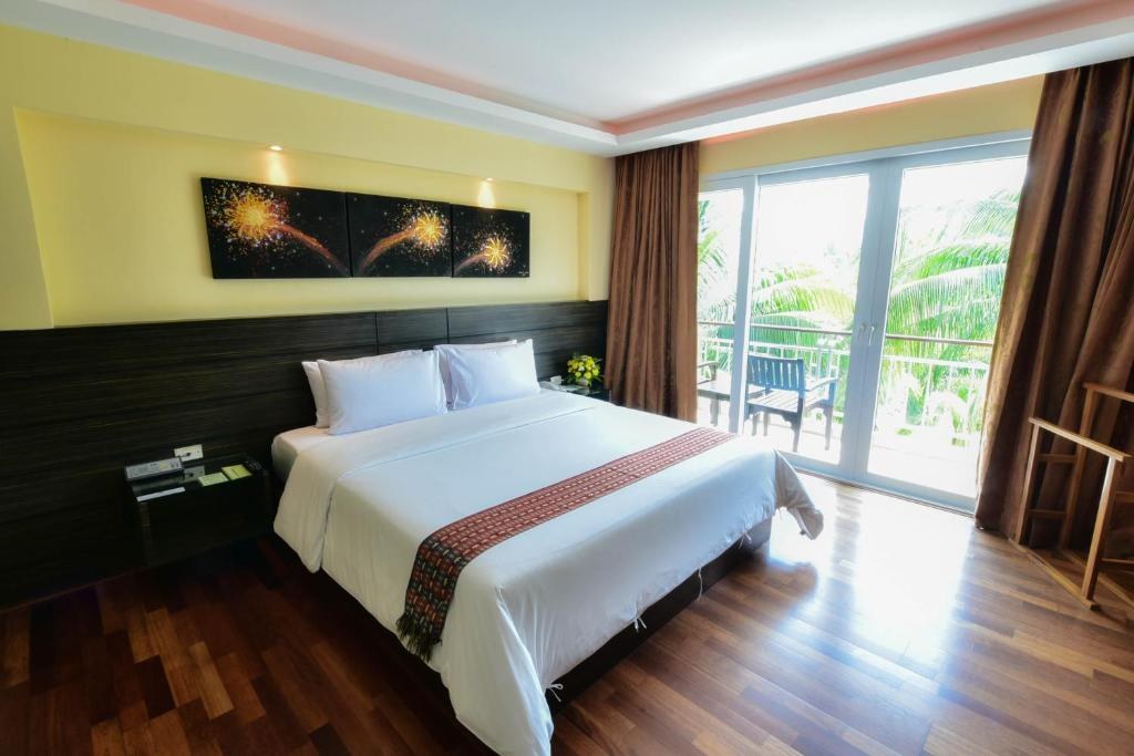 R MAR RESORT AND SPA photo 1