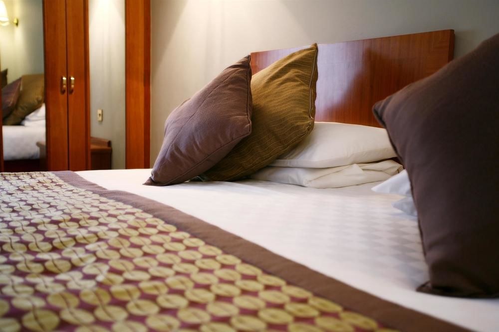 Best Western Plus Pinewood Manchester Airport-Wilmslow Hotel photo 1
