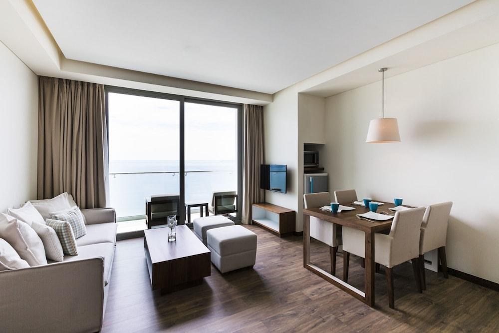 A La Carte Da Nang Beach Hotel photo 4