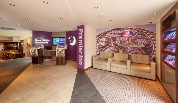 Premier Inn Premier Inn London Hammersmith - Ravenscourt Park photo 2