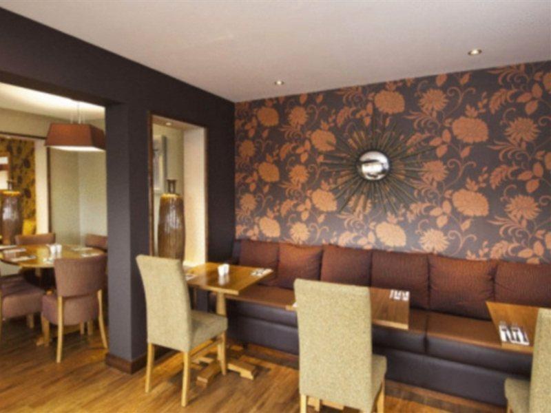 Premier Inn London Hanger Lane photo 2