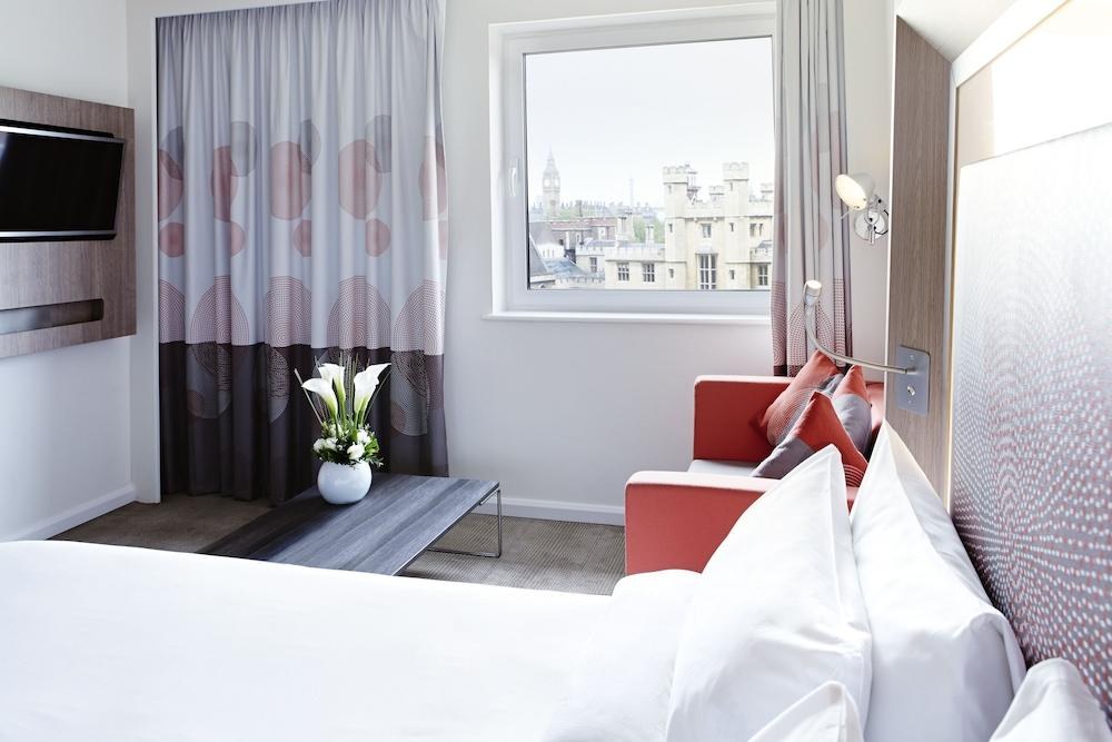 Novotel London Waterloo photo 2