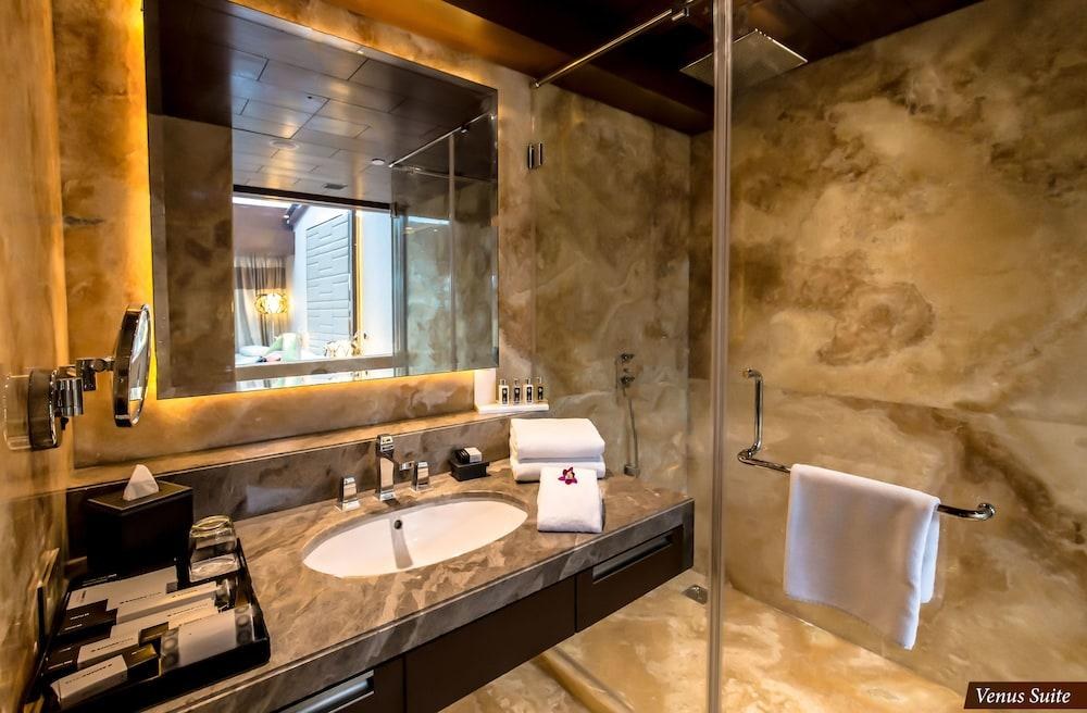 SAHARA STAR photo 4