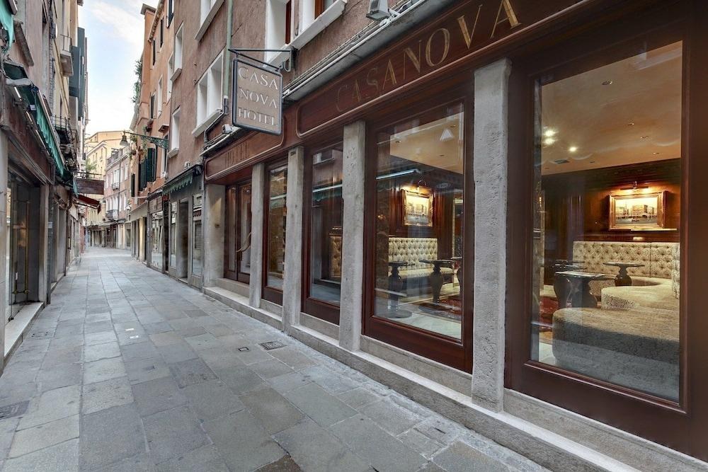Casanova photo 3