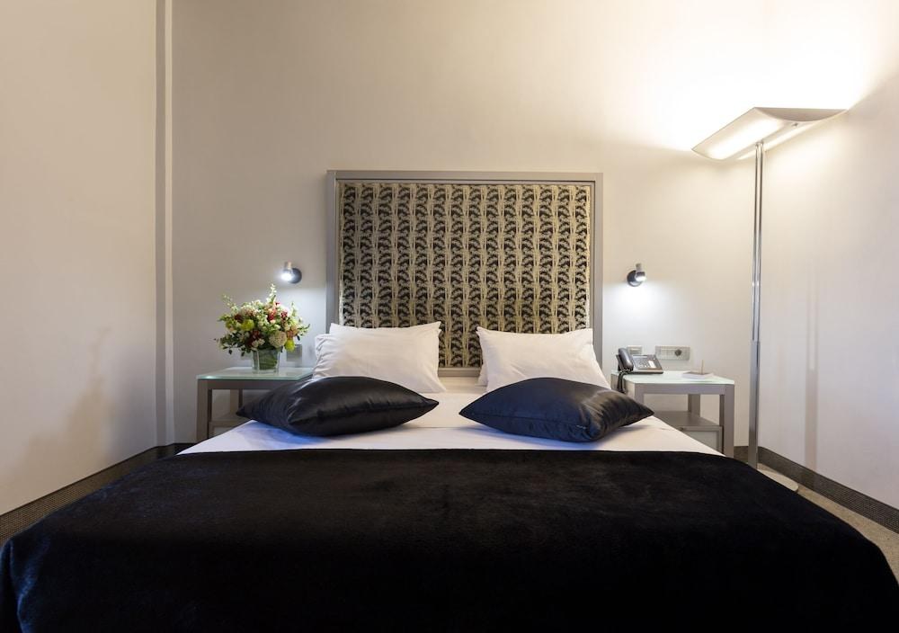 CENTRAL HOTEL BY ZEUS INTERNATIONAL photo 4