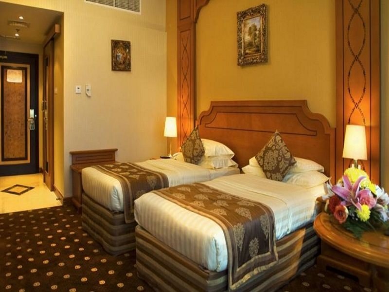 Royal Concorde Hotel & Suites photo 2